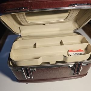 American Tourister travel makeup case